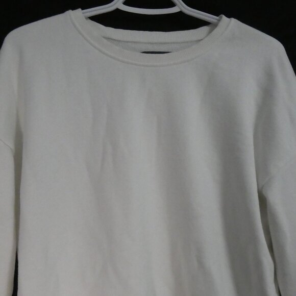 CANIFA | medium | Classic Solid White Crewneck Sweatshirt - Picture 4 of 16